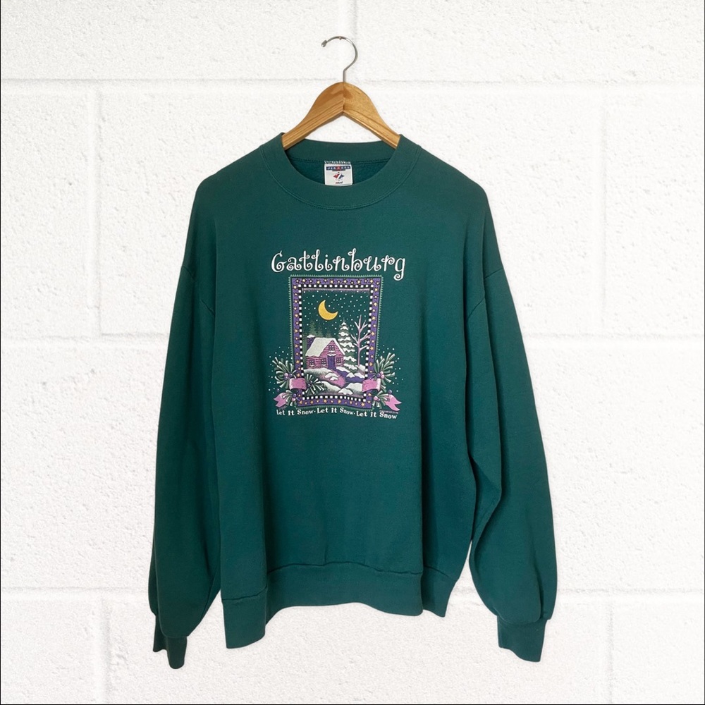 Gatlinburg Let it Snow Forest Green Graphic Crewneck Sweater